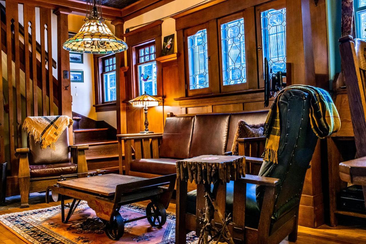 The Craftsman House Panzió Bragg Creek Kültér fotó
